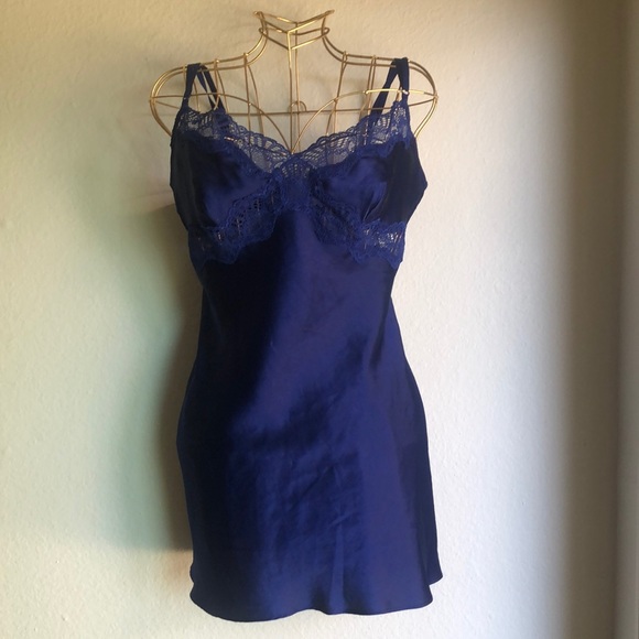 Victoria’s Secret slip - Picture 2 of 4